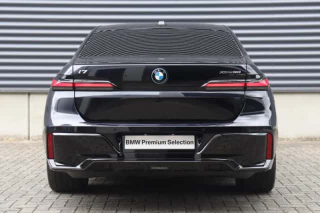 BMW i7 (2025) thumbnail 4