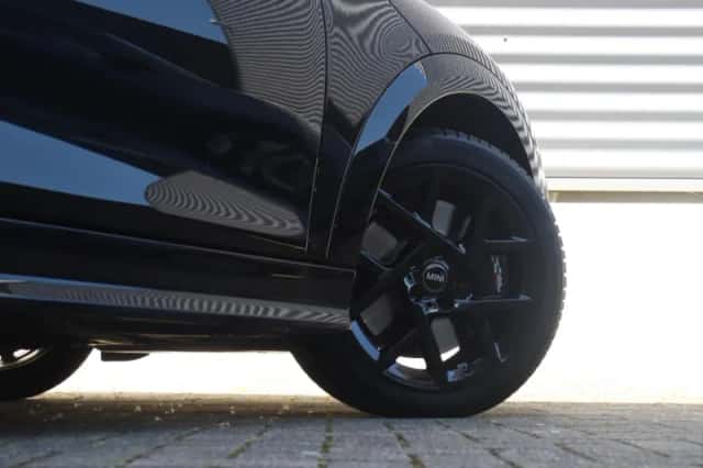 MINI Cabrio (2025) thumbnail 11