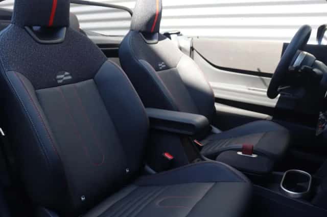 MINI Cabrio (2025) thumbnail 12