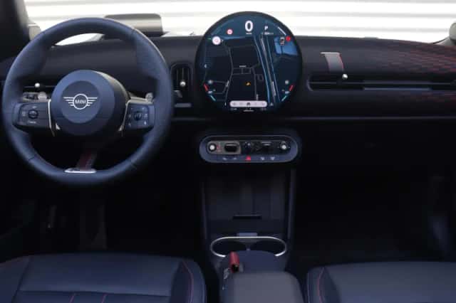 MINI Cabrio (2025) thumbnail 15