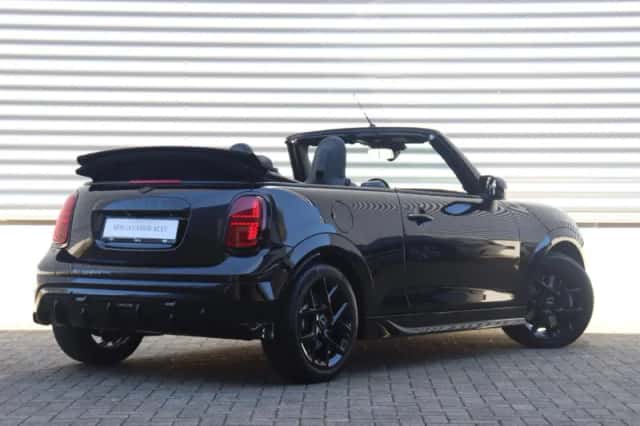 MINI Cabrio (2025) thumbnail 3