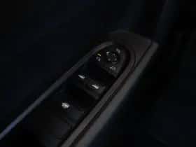 MINI Cabrio (2025) thumbnail 30