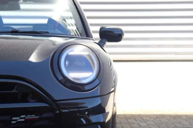 MINI Cabrio (2025) thumbnail 32