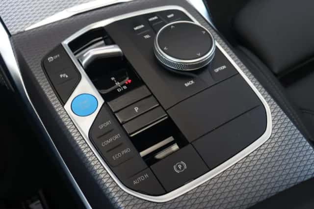 BMW i4 (2026) thumbnail 18