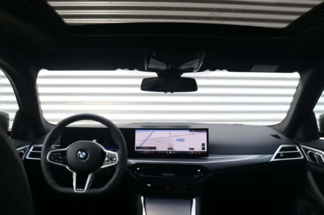 BMW i4 (2026) thumbnail 35