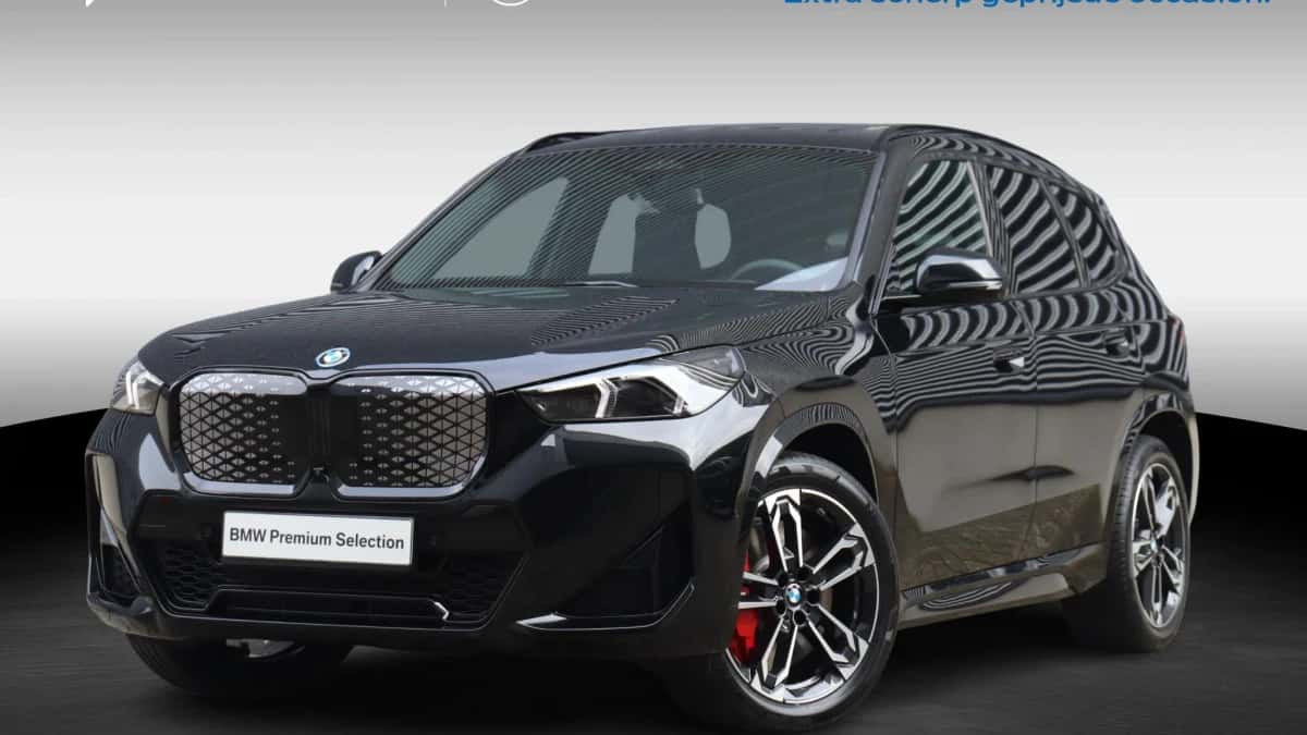 BMW iX1 (2026) — foto 1