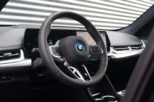 BMW iX1 (2026) thumbnail 16