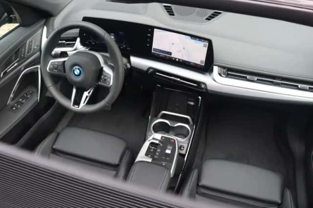 BMW iX1 (2026) thumbnail 18