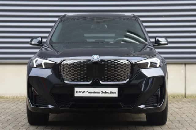BMW iX1 (2026) thumbnail 3