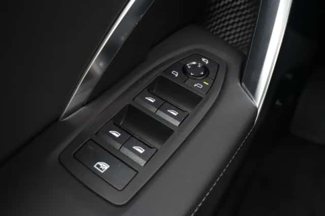 BMW iX1 (2026) thumbnail 33