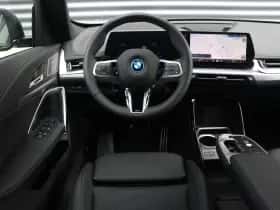 BMW iX1 (2026) thumbnail 9