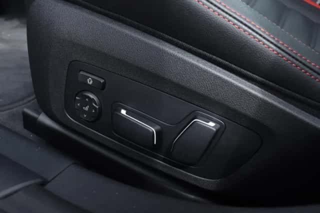 BMW i4 (2026) thumbnail 17
