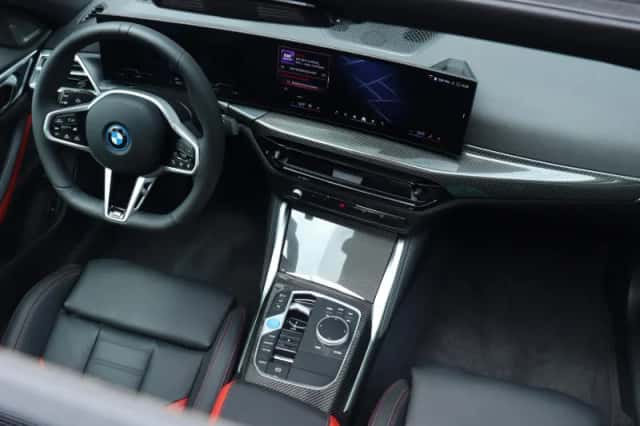 BMW i4 (2026) thumbnail 18