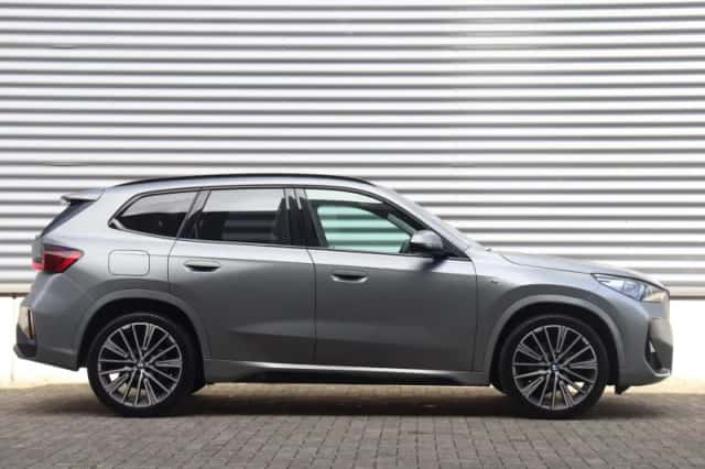 BMW X1 (2023) thumbnail 5