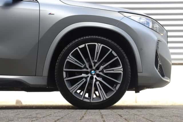 BMW X1 (2023) thumbnail 6