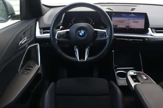 BMW X1 (2023) thumbnail 9