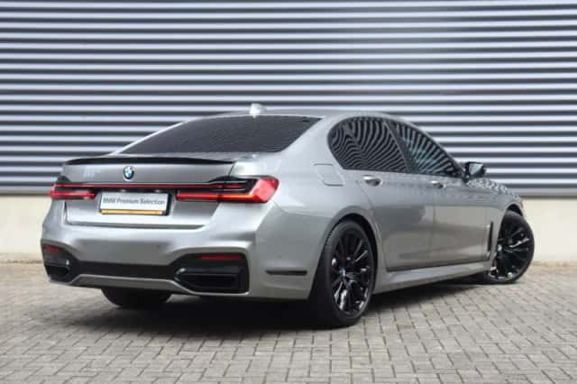 BMW 7-Serie (2019) thumbnail 2