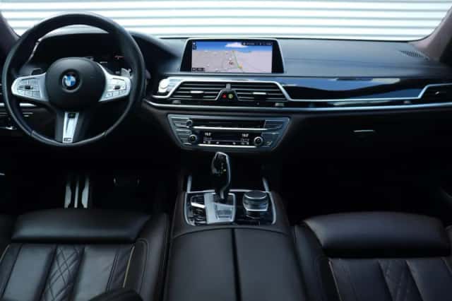BMW 7-Serie (2019) thumbnail 12
