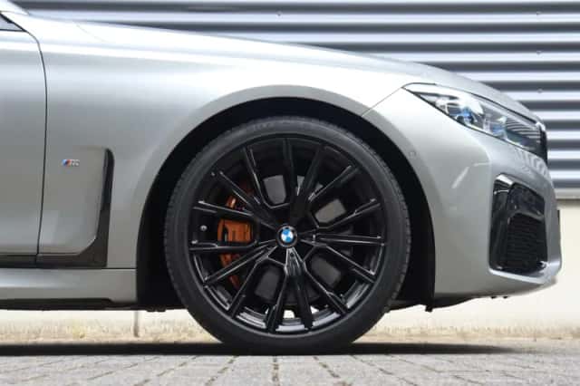 BMW 7-Serie (2019) thumbnail 6