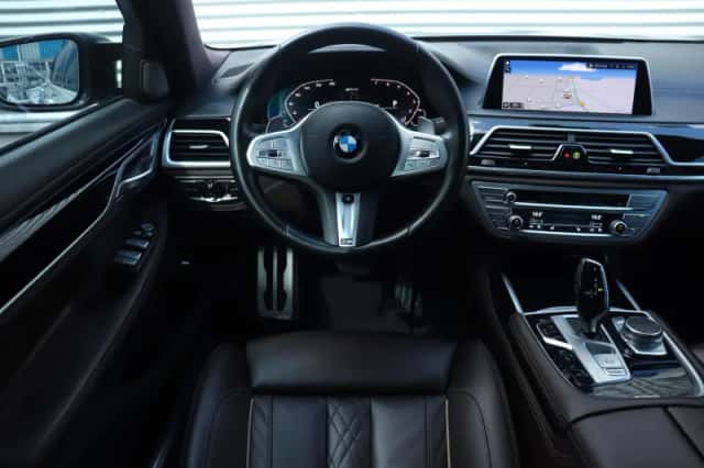BMW 7-Serie (2019) thumbnail 9