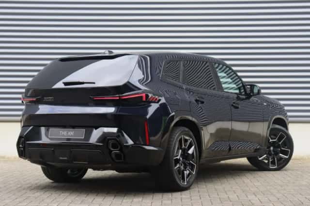 BMW XM (2026) thumbnail 2