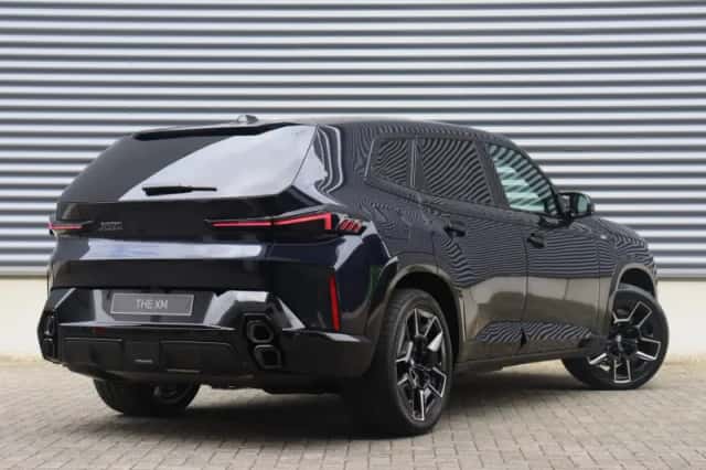 BMW XM (2026) thumbnail 2