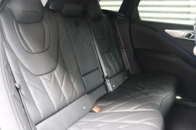 BMW XM (2026) thumbnail 11