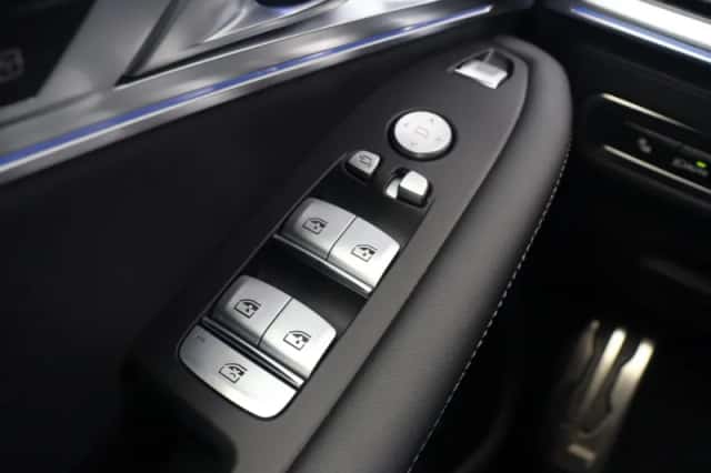 BMW XM (2026) thumbnail 36