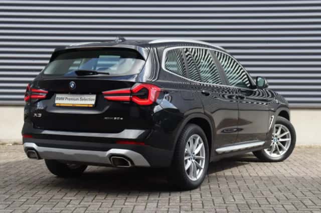 BMW X3 (2022) thumbnail 2