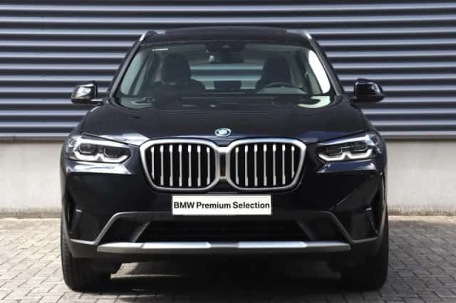 BMW X3 (2022) thumbnail 3