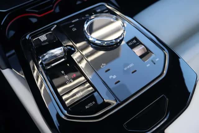 BMW 5-Serie (2024) thumbnail 16