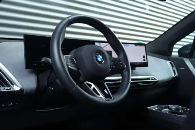BMW iX (2025) thumbnail 14