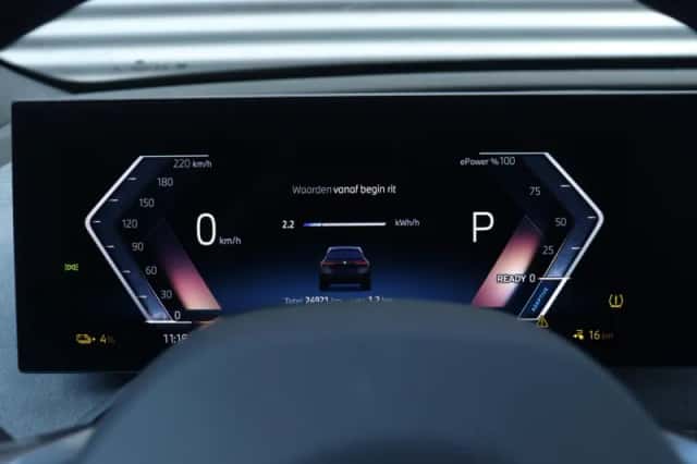 BMW iX (2025) thumbnail 20