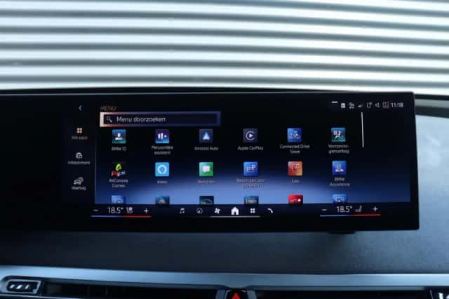 BMW iX (2025) thumbnail 25