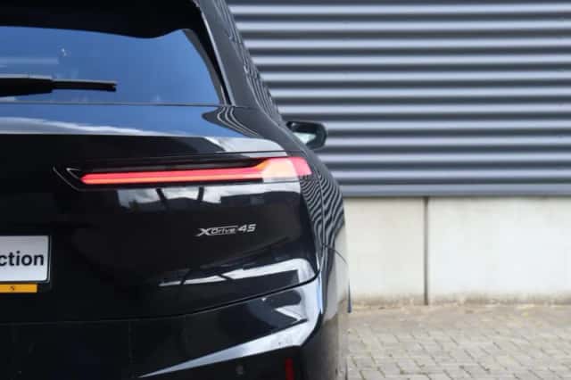 BMW iX (2025) thumbnail 32