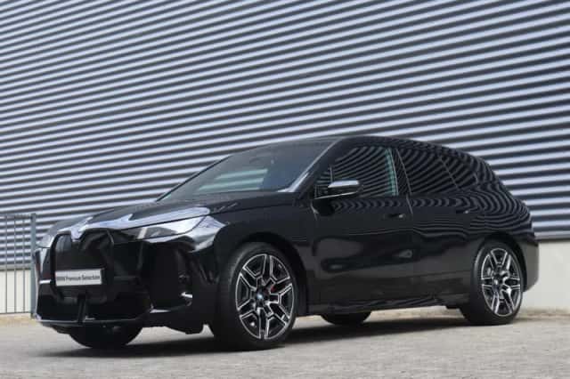 BMW iX (2025) thumbnail 33