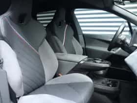 BMW iX (2025) thumbnail 8