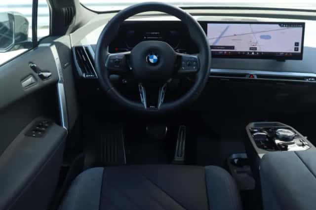 BMW iX (2025) thumbnail 9