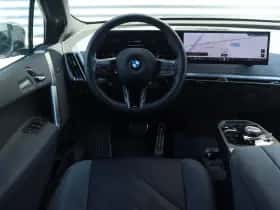 BMW iX (2025) thumbnail 9