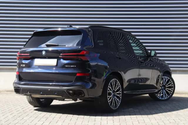 BMW X5 (2023) thumbnail 2