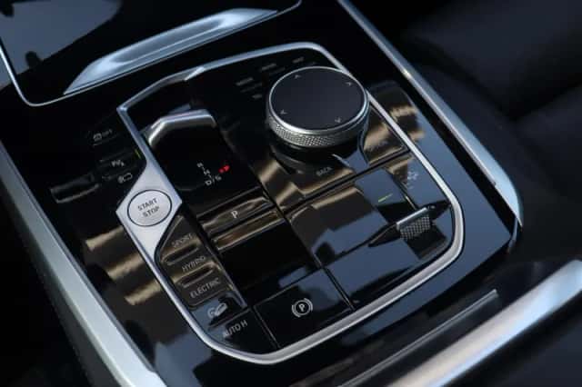 BMW X5 (2023) thumbnail 16