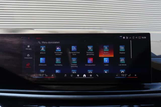 BMW X5 (2023) thumbnail 25