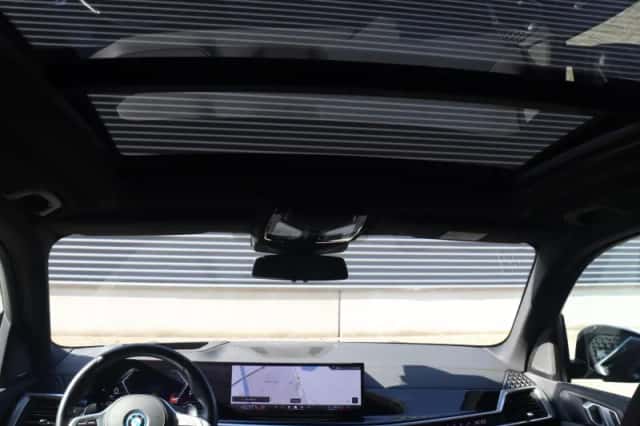 BMW X5 (2023) thumbnail 32