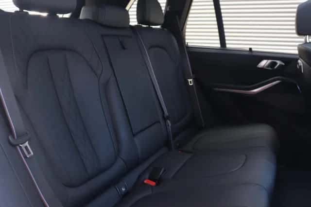 BMW X5 (2023) thumbnail 9