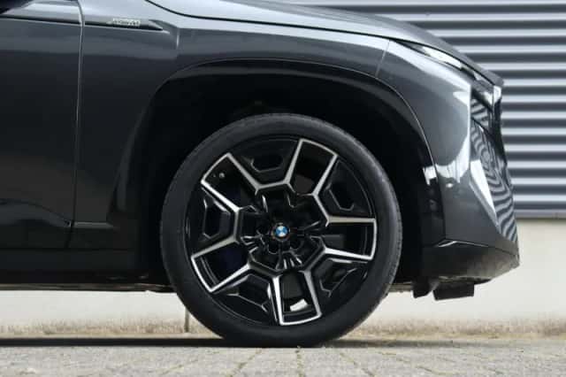 BMW XM (2024) thumbnail 6