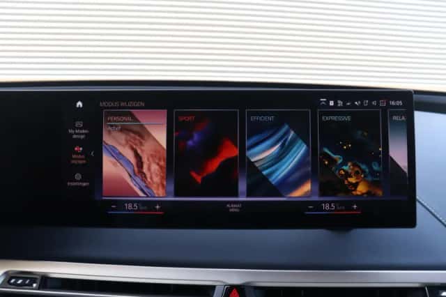 BMW iX (2022) thumbnail 18