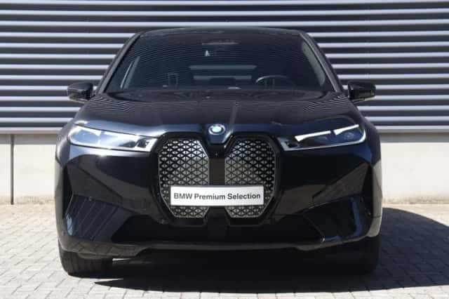 BMW iX (2022) thumbnail 3