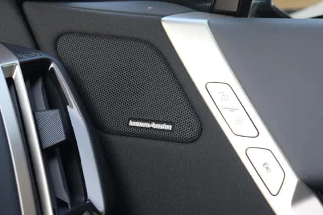 BMW iX (2022) thumbnail 26