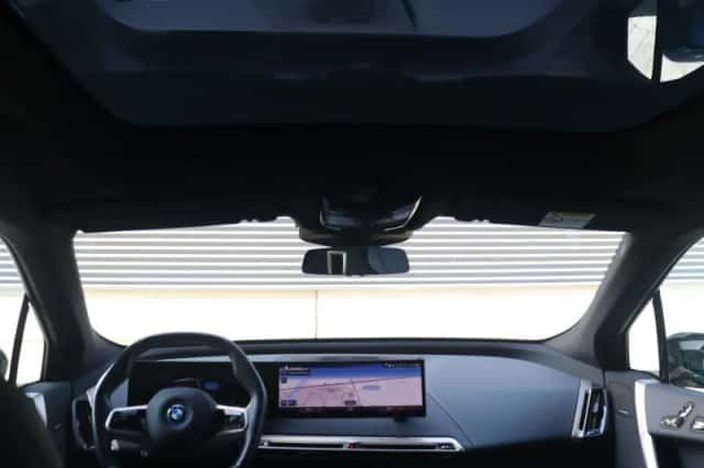 BMW iX (2022) thumbnail 29