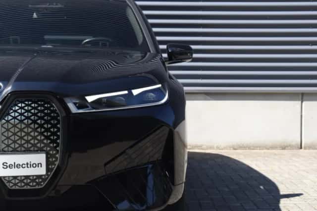 BMW iX (2022) thumbnail 30